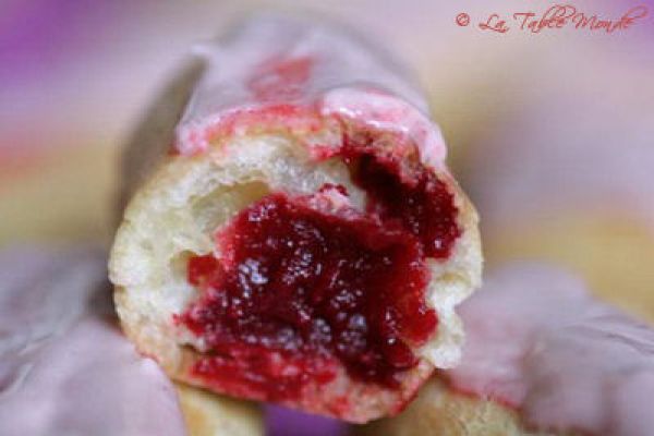 Mini éclairs au cranberry curd