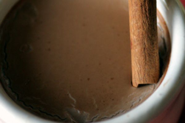 Yaourt au chocolat, cannelle et basilic