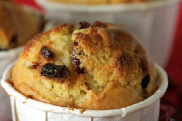 Muffins au chocolat blanc et aux canneberges