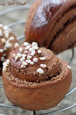 Kanelbullar au cacao et aux noisettes