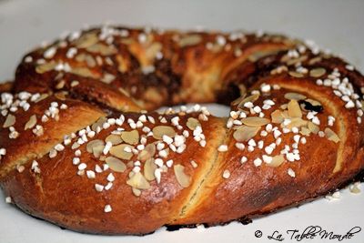 Couronne tressée au chocolat praliné
