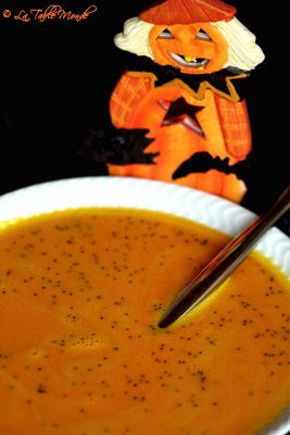 Soupe d'Halloween : carottes, mimolette et graines de pavot